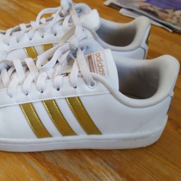 ADIDAS sneakers women's size 8 - Picture 2 of 6